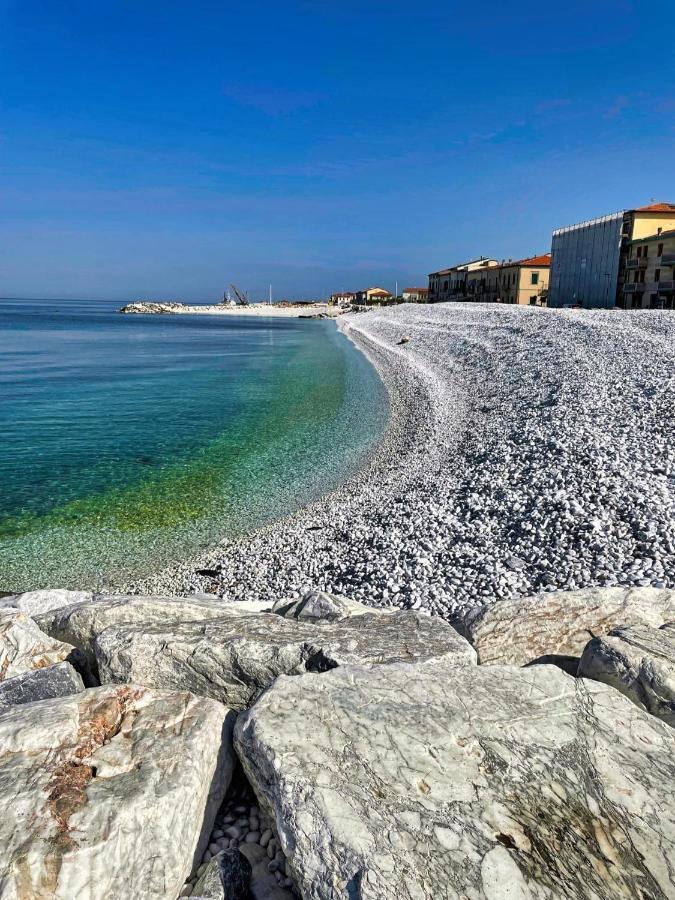 Bed and Breakfast Sunrise à Marina Di Pisa Extérieur photo