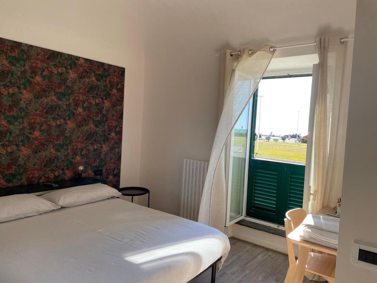 Bed and Breakfast Sunrise à Marina Di Pisa Extérieur photo